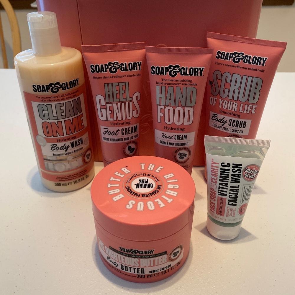 Soap & Glory body care gift set